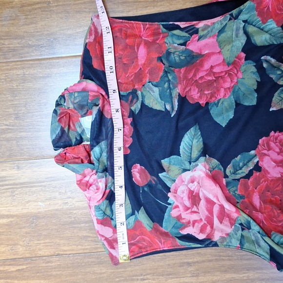 Cupio Blush Sleeveless Black with Red Roses Bodycon Dress - Picture 8 of 13